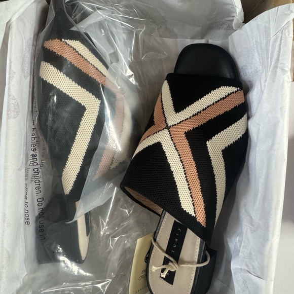 Sanctuary Ruby Black Tan Cream slide sandals heels mules NIB 8M - Picture 5 of 6